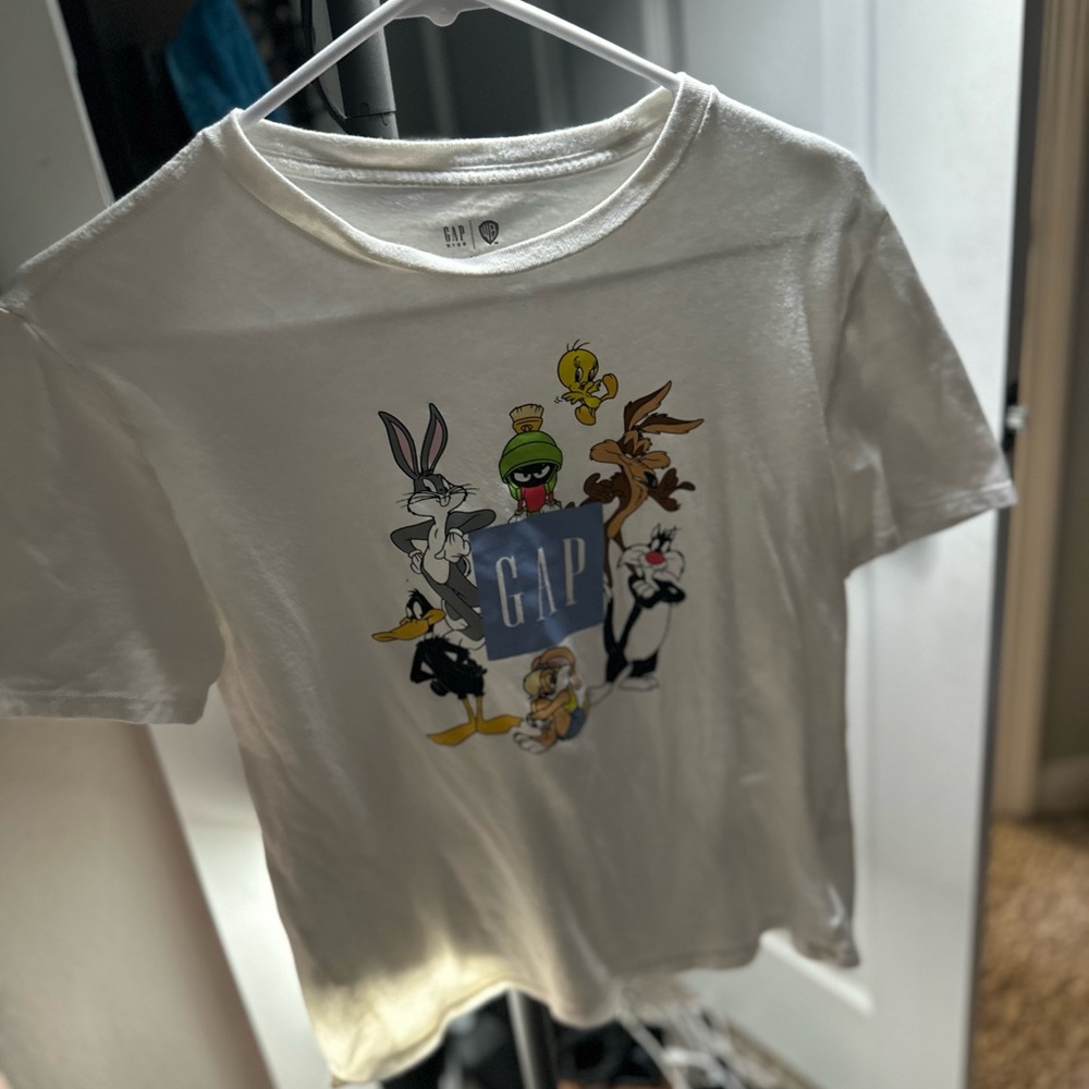 GAP White Short Sleeve Tee with Graphic Design